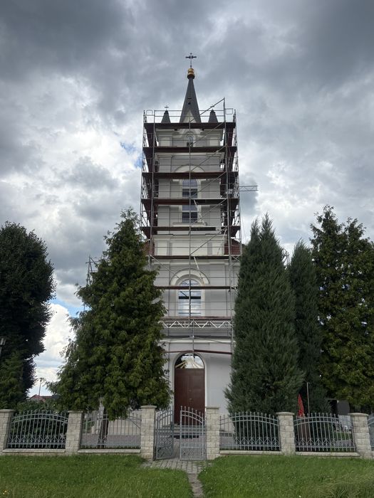Wynajem rusztowan elewacyjnych
