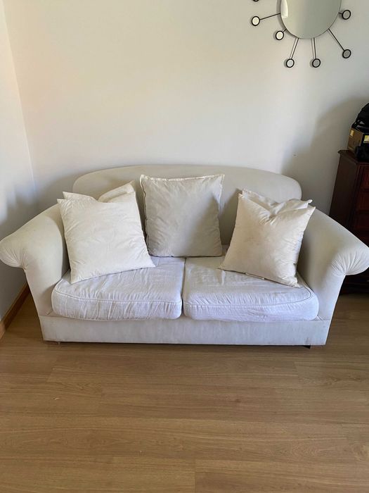 Vendo 2 sofás | sofá branco de 3 lugares+Sofá cama branco de 2 lugares
