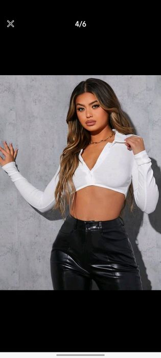 camisola curta com decote