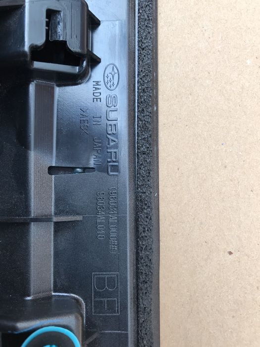 Subaru Spoiler lotka na klapę tylna