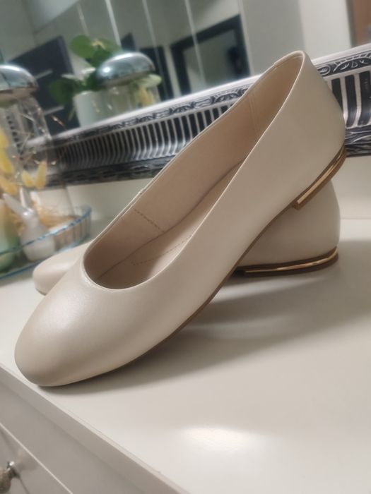 Nowe skórzane balerinki LASOCKI rozmiar 39