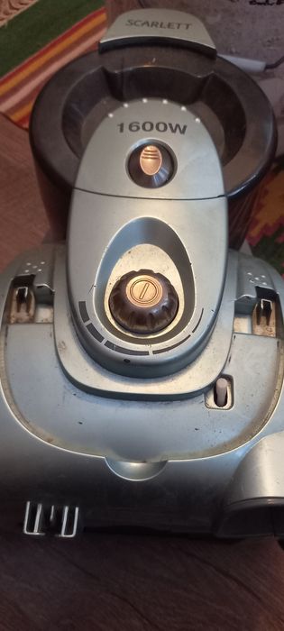 Продам пилосос .