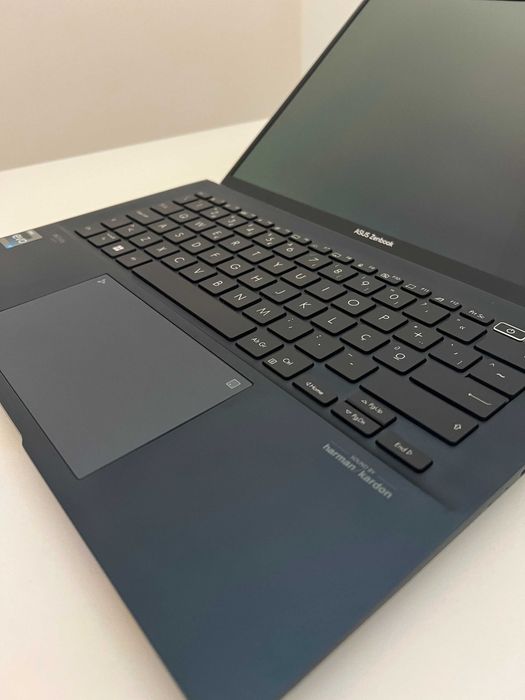 ASUS Zenbook 14 OLED | i7 Evo | 16GB | 1TB | Como novo