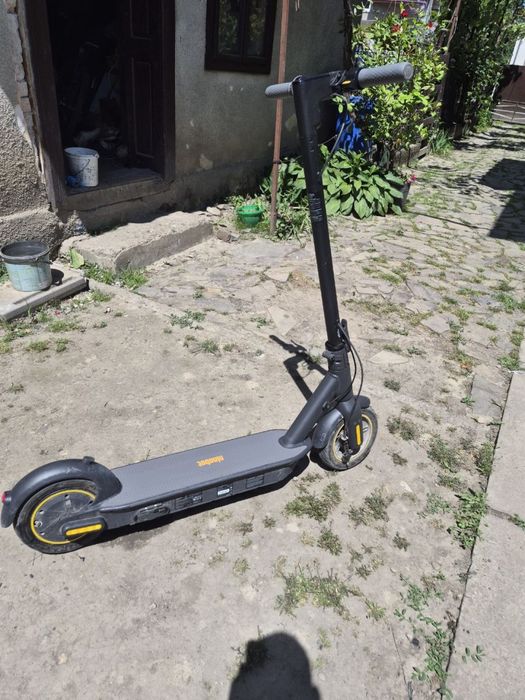 Самокат Ninebot G30