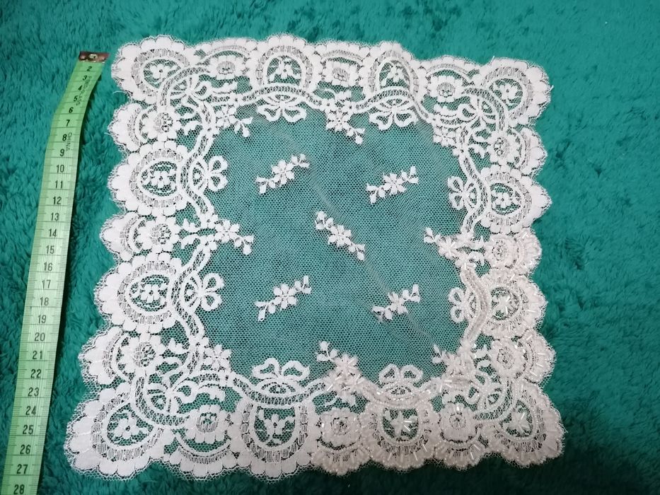 Lenço antigo rendado e xaile branco