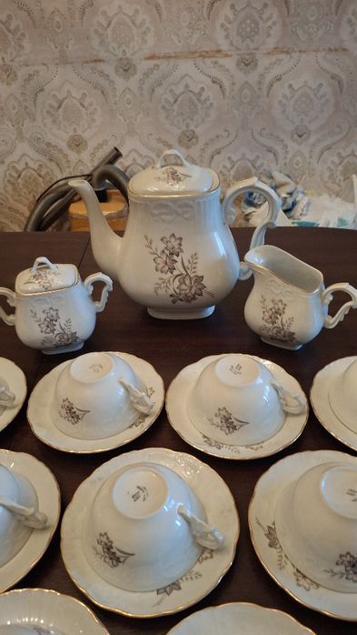 Serviço de chá em Porcelana Antigo