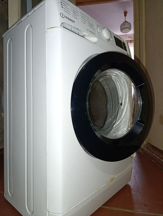 Пральна машинка індезіт