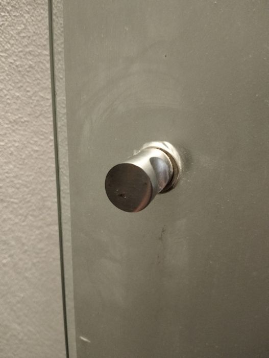 Porta / resguardo em vidro para chuveiro ou banheira.