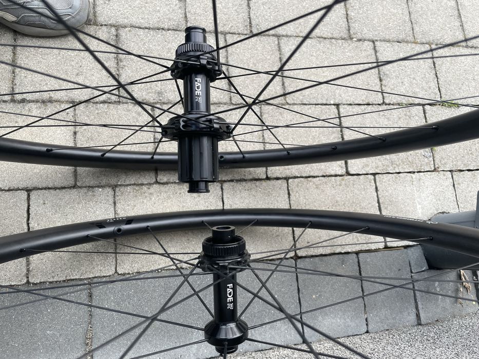 Nowe Koła karbonowe Newmen Streem C.35/C.38 CL  1210g