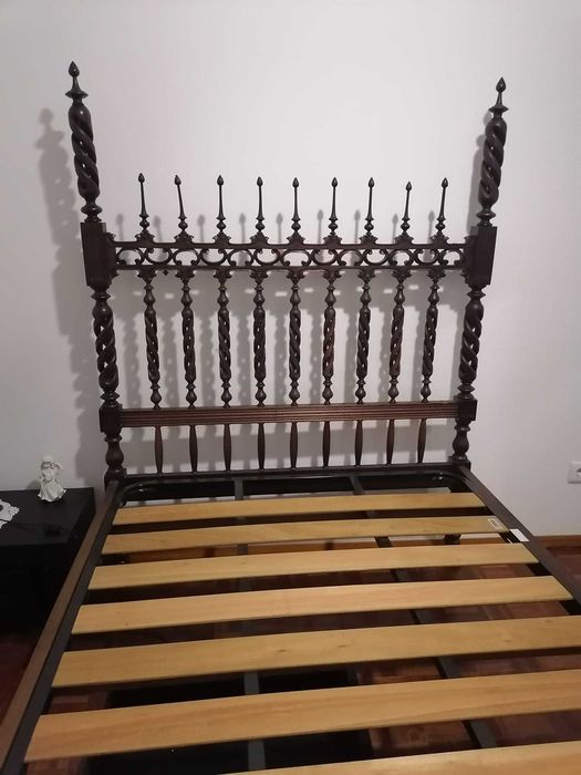 Cama de madeira antiga64861593113091122