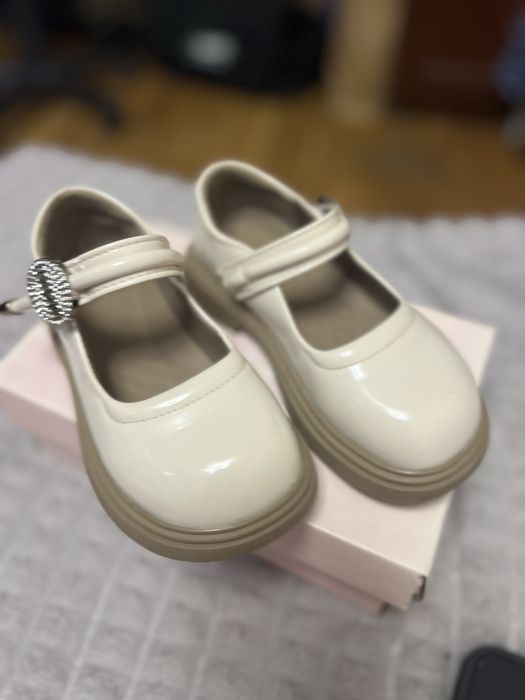 Туфлі на дівчинку