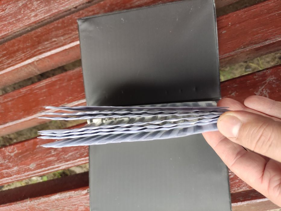 Книга з набором SMD резисторів