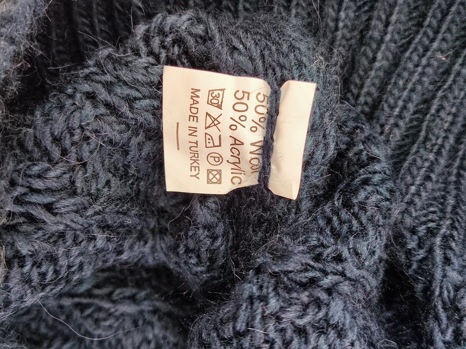 В'язаний джемпер з красивими візерунком S/M.