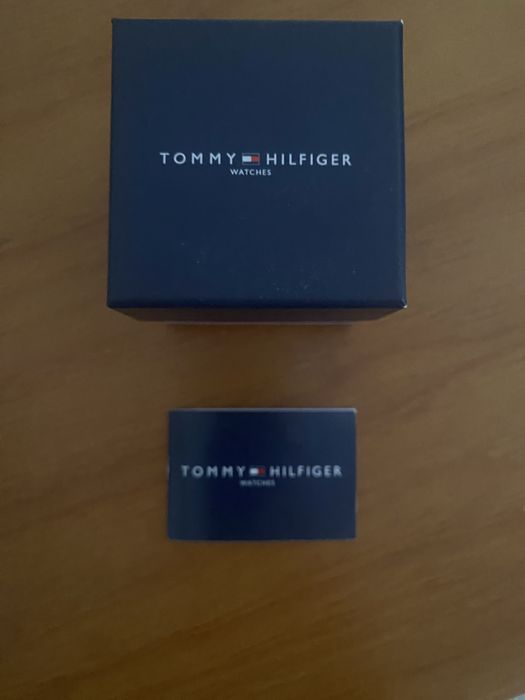 Relógio Tommy Hilfiger feminino/unissexo em aço bicolor