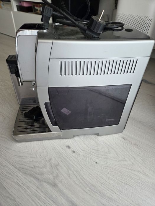 Ekspres automatyczny DeLonghi Dinamica