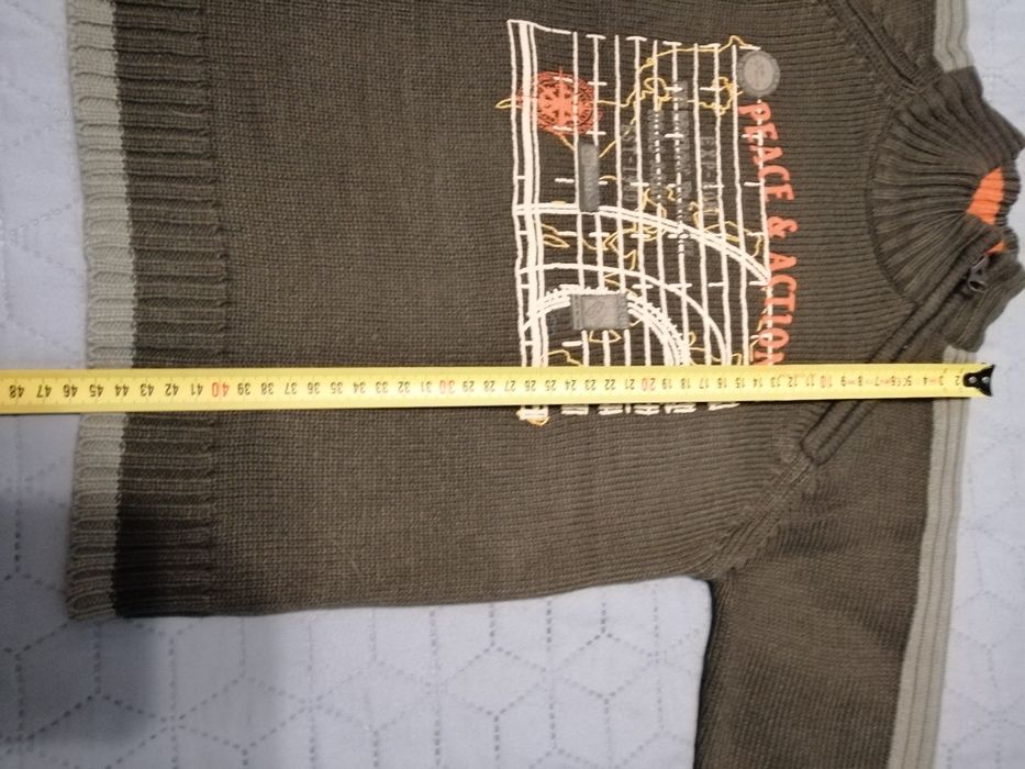 Sweter ciemnooliwkowa zieleń