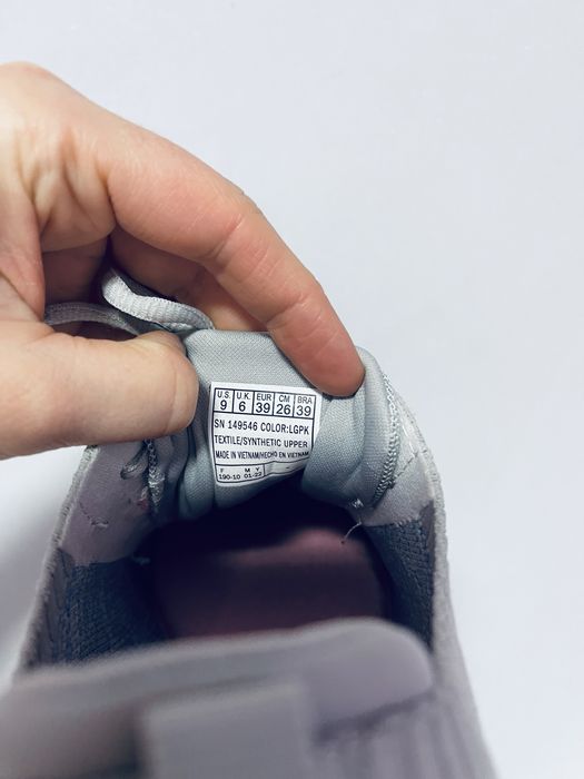 Кросівки жіночі  skechers 39р