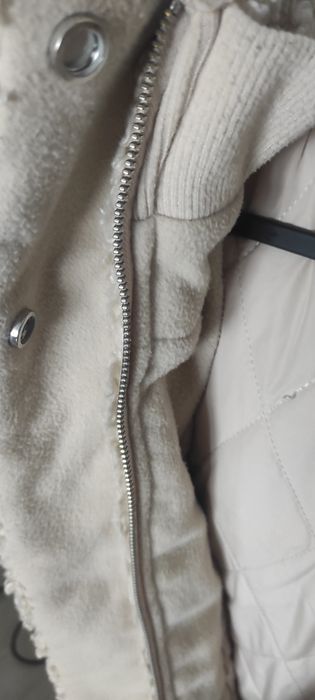 Kurtka misiu Tedy, puchatka, beżowa, ecru Esprit M