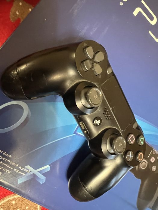 PS4 Pro(1tb) +4 гри в комплекті