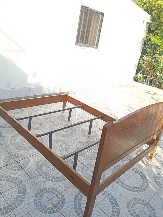 Cama de casal madeira maciça