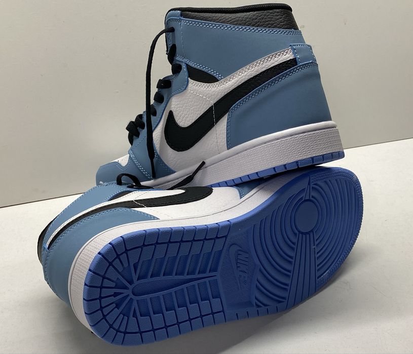 Tenis em Azul e Branco NOVOS