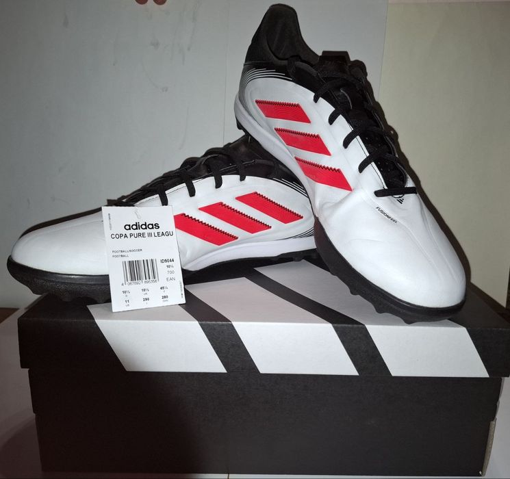 Сороконіжки Adidas Copa Pure III 

COPA PURE III LEAGU

COPA PURE