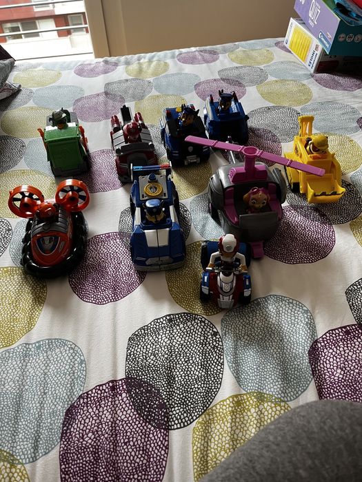 Conjunto 9 carros e figurinhas patrulha pata
