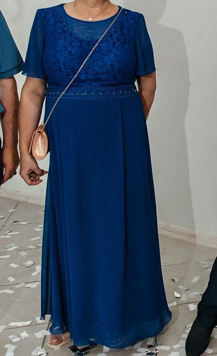 Гарна вечірня сукня