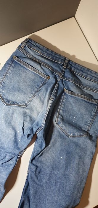 Spodnie jeans z rozdarciami
