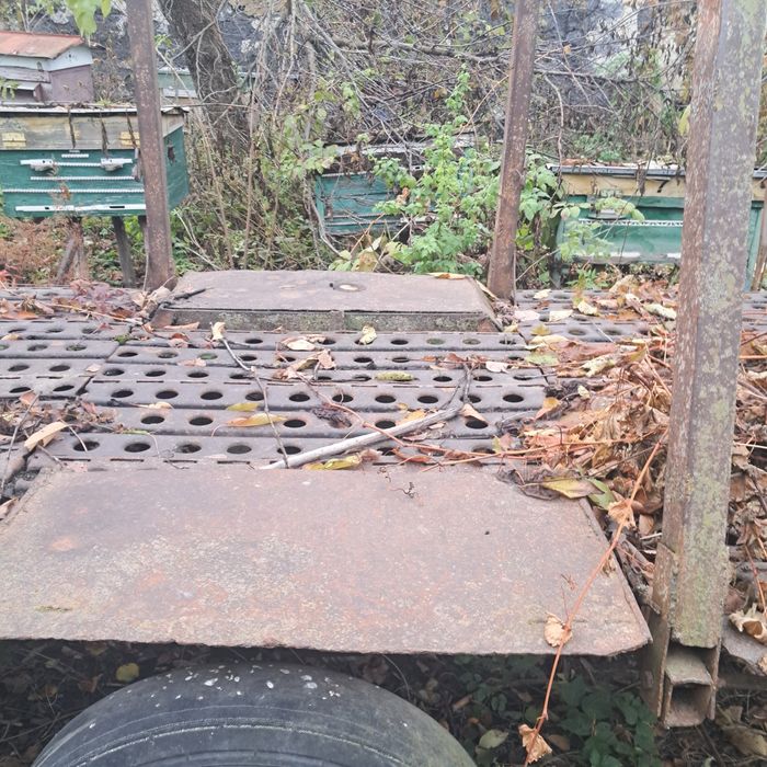 Причіп лісовоз низька платформа