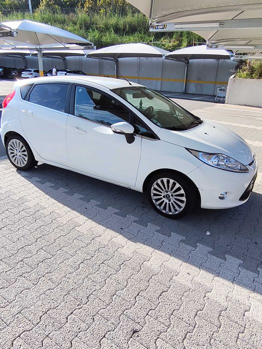 Ford fiesta 1.6 tdci Titanium — photo 4