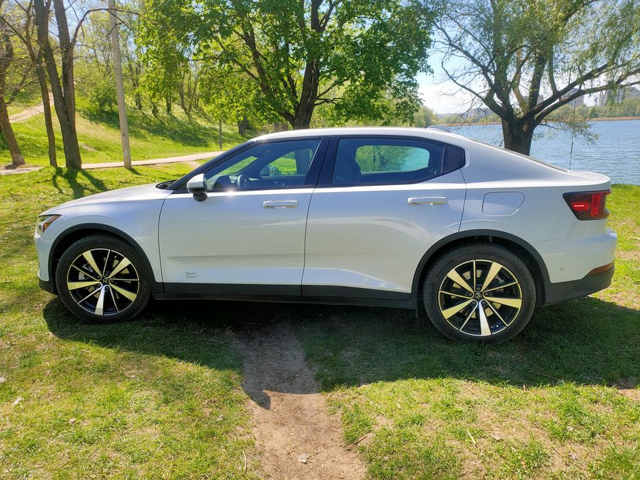Полестар 2 Polestar 2 Performance