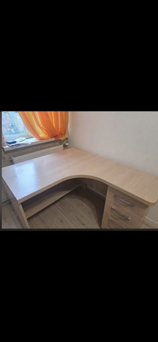 Письмовий, комп'ютерний стіл