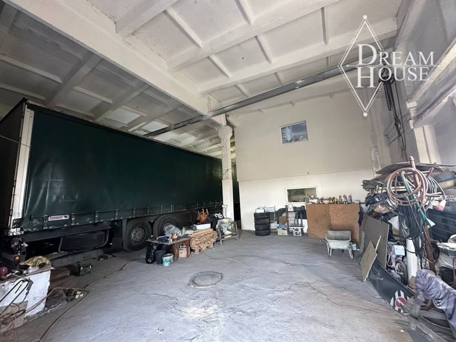 Продаж недобудованого будинку з гаражем для Фури