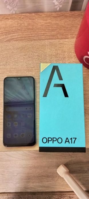 Телефон Oppo A 17