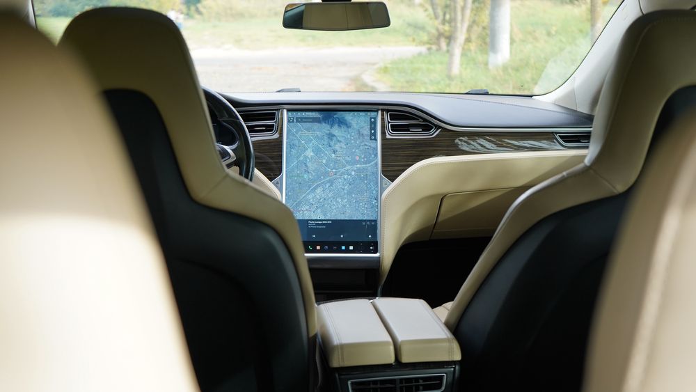 Tesla model S 85D