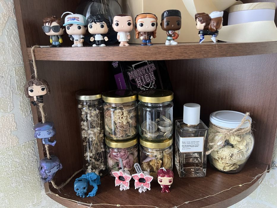 KinderJoy Stranger Things Дивні Дива