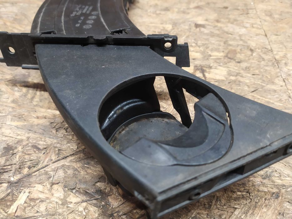 Підстаканник правий тримач стакану БМВ Е90 BMW E90