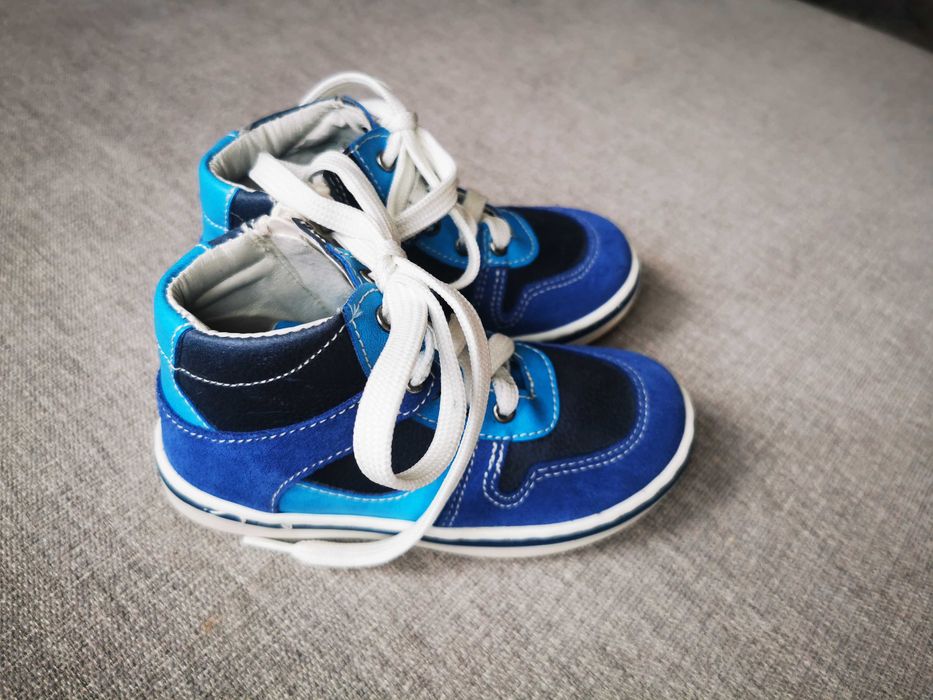 Nowe skórzane buty Woelffies 25