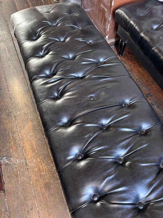 2 Bancos longos pretos