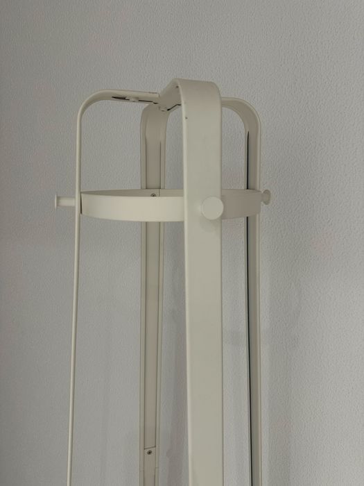 Bengaleiro em ferro branco