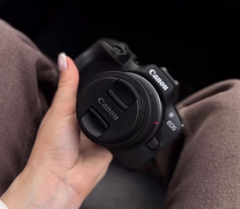 Canon EOS R100 + RF-S 18-45 mm f/4.5-6.3 IS STM