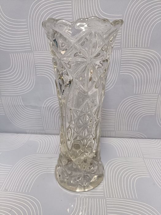 Szklany wazon hortensja