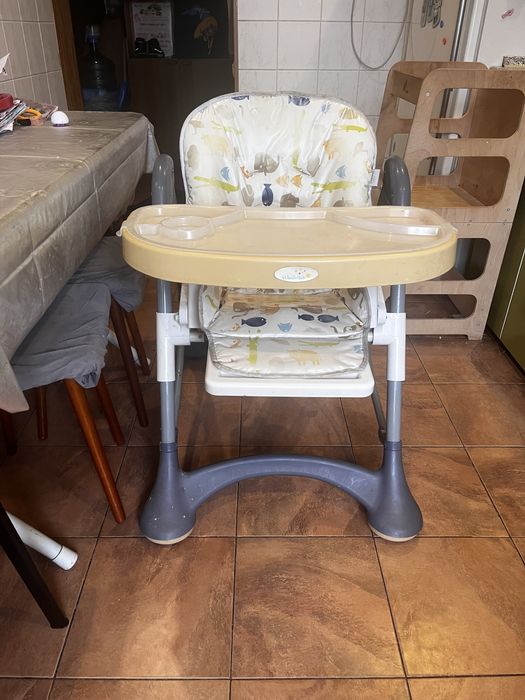 Стілець для годування