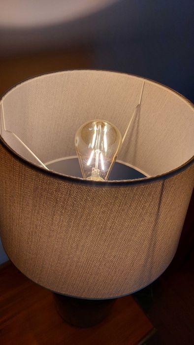 Candeeiro rústico feito a partir de garrafão