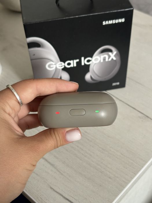 беспроводные наушники Samsung Gear Icon X