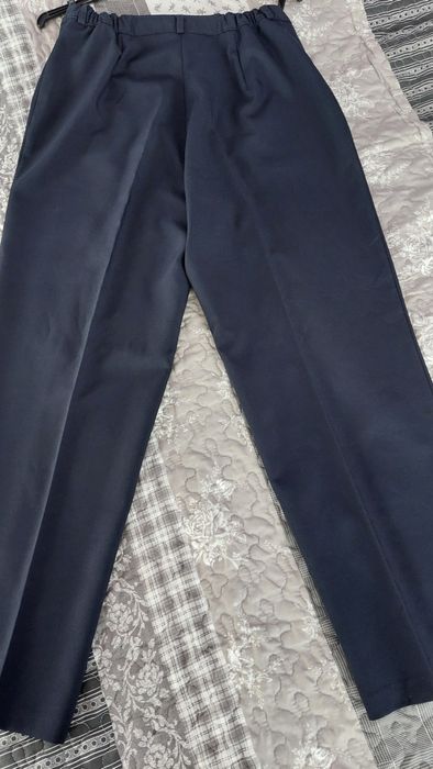 Eleganckie spodnie materiałowe 42