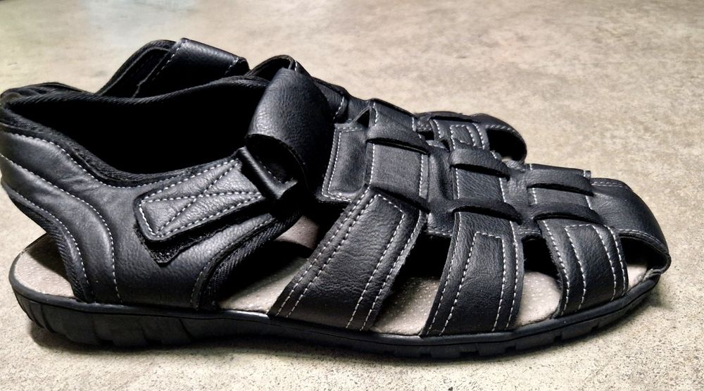 Sapatos tênis sandálias de qualidade em otimo estado
N 44.5 n 45
Em co