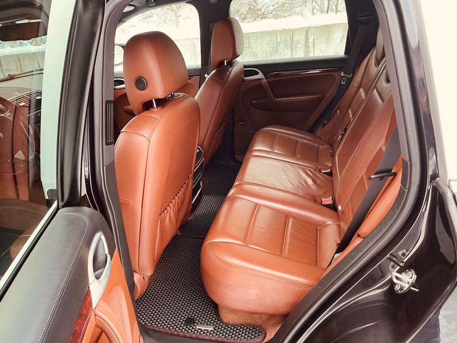 Porsche Cayenne 93т.км. Без подкрасов. Идеальный.