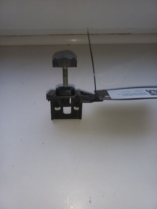 Відбійник капота із кронштейном лівий Ford Fusion mk5 17-20